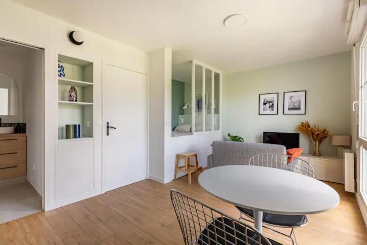 Charmant Appartement Calme Proche De Paris サン＝ドニ エクステリア 写真